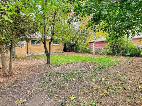 Photo 33 at 4 Porchester Drive N, Woburn, Toronto