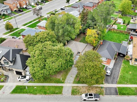 Photo 37 at 4 Porchester Drive N, Woburn, Toronto