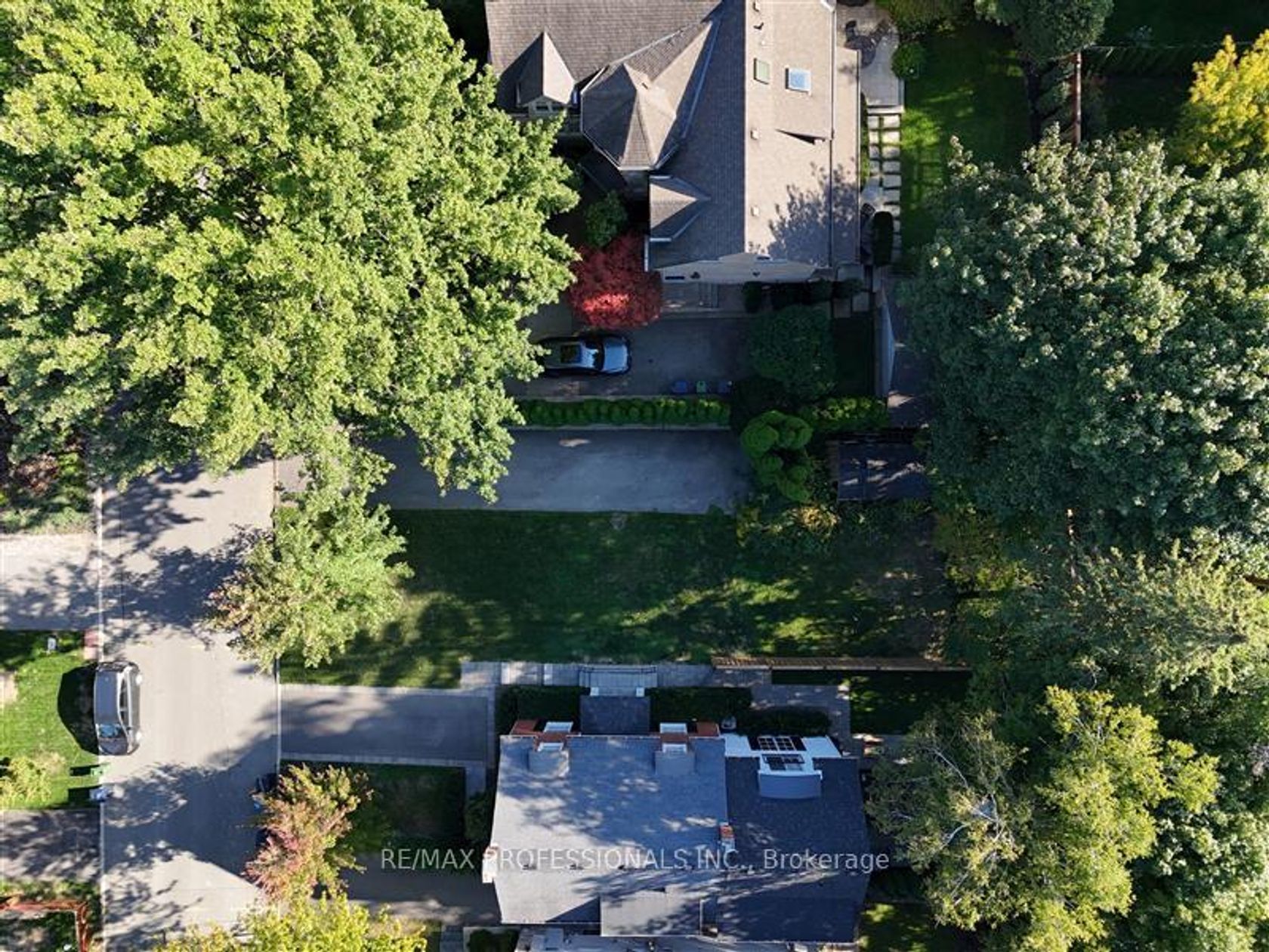 Photo 5 at 96 Dunedin Drive, Kingsway South, Toronto Photo 5 at 96 Dunedin Drive, Kingsway South, Toronto