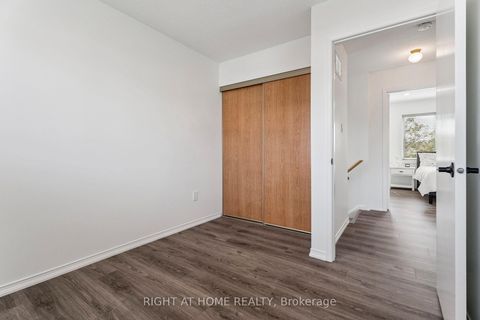 Photo 16 at 115 Laidlaw Drive, West Bayfield, Barrie