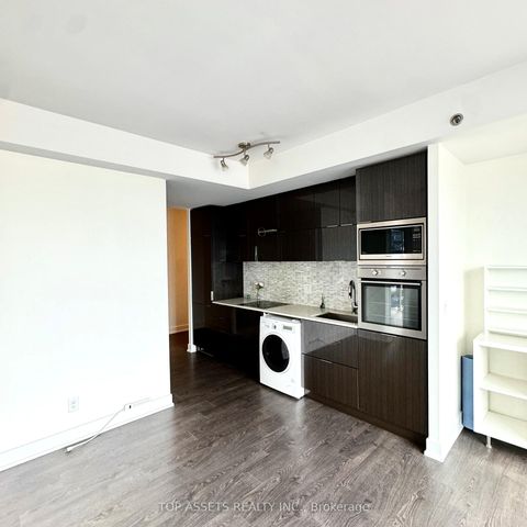 Photo 2 at 3006 - 318 Richmond Street W, Waterfront Communities C1, Toronto