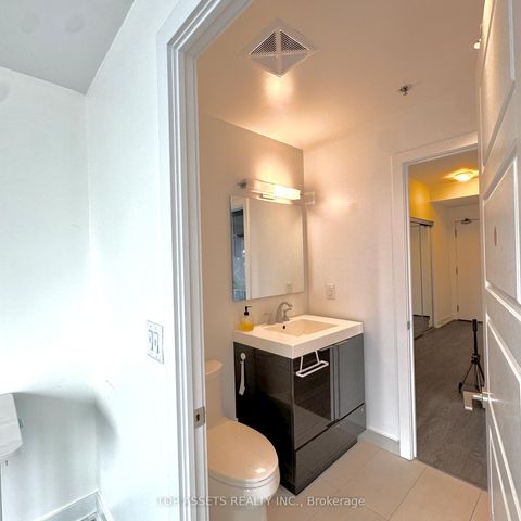 Photo 6 at 3006 - 318 Richmond Street W, Waterfront Communities C1, Toronto
