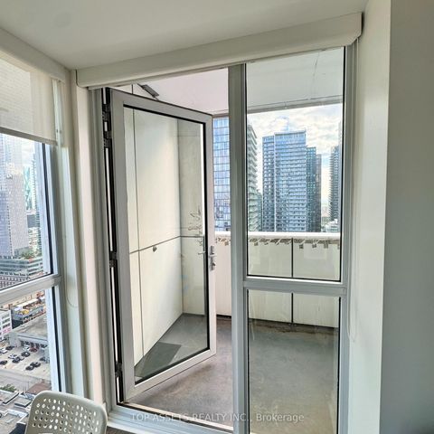 Photo 8 at 3006 - 318 Richmond Street W, Waterfront Communities C1, Toronto