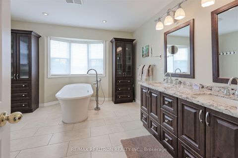 Photo 22 at 852 Norwick Road, Wyndham, Newmarket