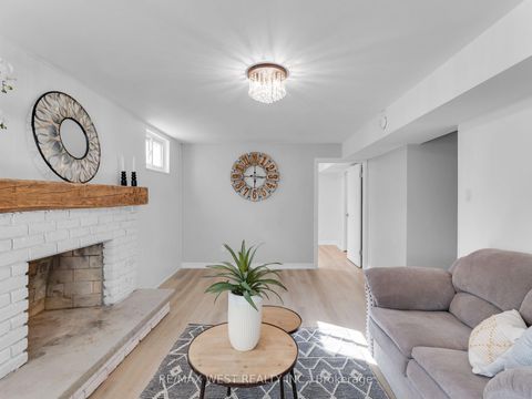 Photo 14 at 553 King Street E, Moss Park, Toronto