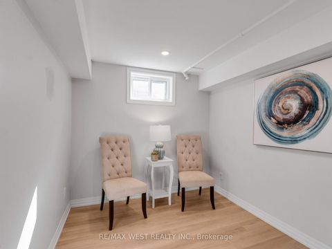 Photo 15 at 553 King Street E, Moss Park, Toronto