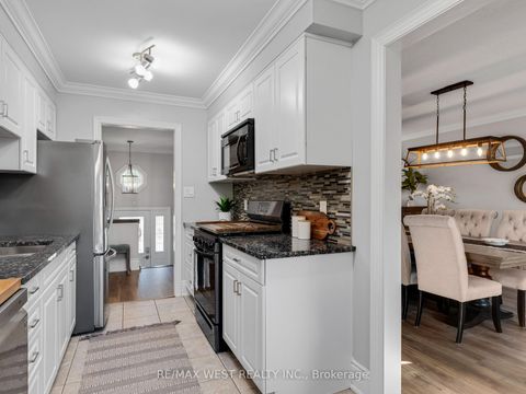 Photo 33 at 553 King Street E, Moss Park, Toronto
