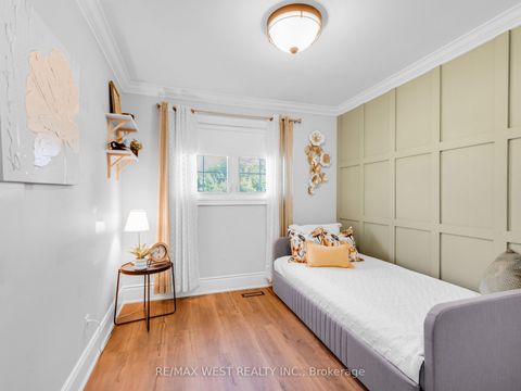 Photo 36 at 553 King Street E, Moss Park, Toronto