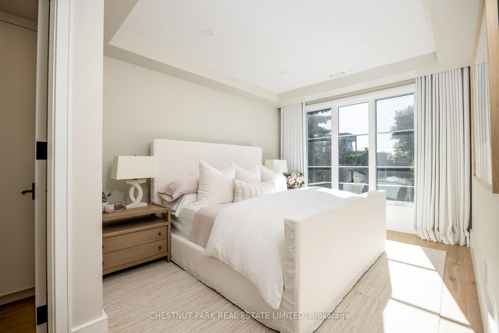 Photo 15 at 229 Sheldrake Boulevard, Mount Pleasant East, Toronto Photo 15 at 229 Sheldrake Boulevard, Mount Pleasant East, Toronto