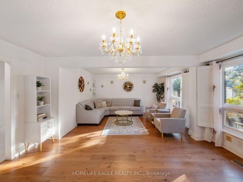 Photo 3 at 55 Attridge Drive, Aurora Village, Aurora