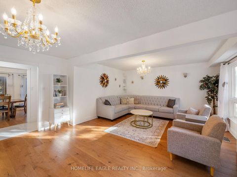 Photo 4 at 55 Attridge Drive, Aurora Village, Aurora