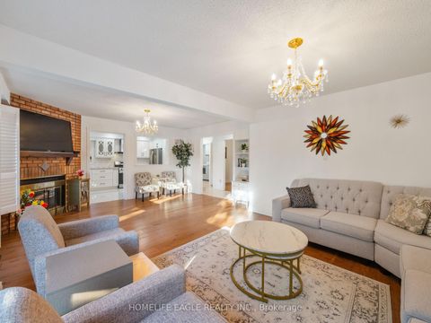 Photo 8 at 55 Attridge Drive, Aurora Village, Aurora