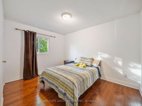Photo 10 at 55 Attridge Drive, Aurora Village, Aurora