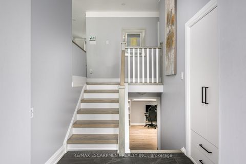 Photo 4 at 1220 LAMBETH Road, FA Falgarwood, Oakville