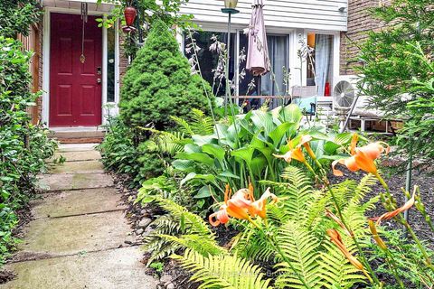 Photo 2 at 85 - 237 Milestone Crescent, Aurora Village, Aurora