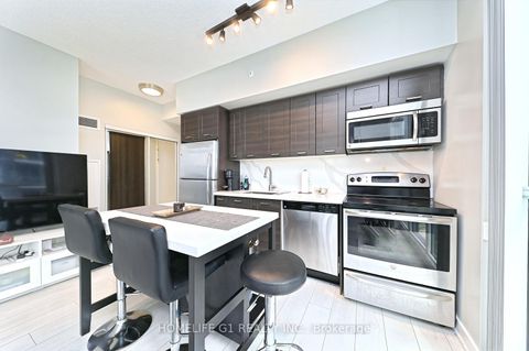 Photo 16 at 8 - 2212 Lakeshore Boulevard, Mimico, Toronto