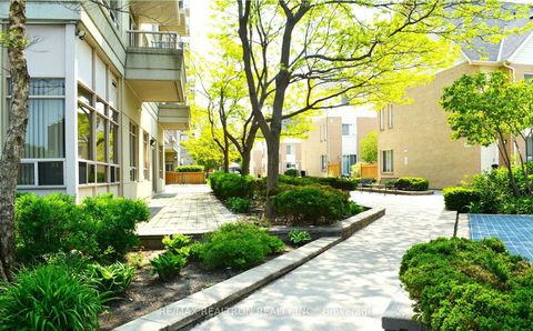 Photo 3 at 726 - 3650 Kingston Road, Guildwood, Toronto