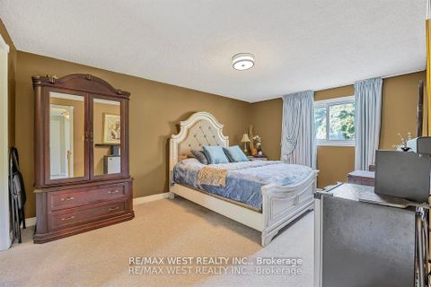 Photo 14 at 230 Browning Trail, Letitia Heights, Barrie Photo 14 at 230 Browning Trail, Letitia Heights, Barrie