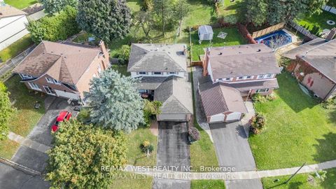 Photo 34 at 230 Browning Trail, Letitia Heights, Barrie