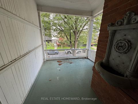 Photo 14 at 109 Gloucester Street, Yonge Corridor, Toronto