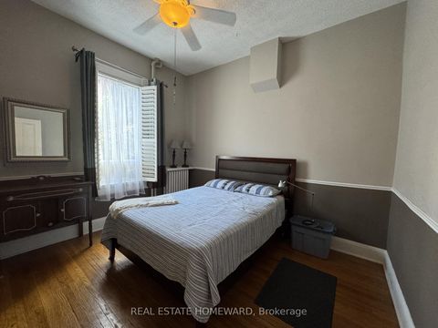 Photo 19 at 109 Gloucester Street, Yonge Corridor, Toronto