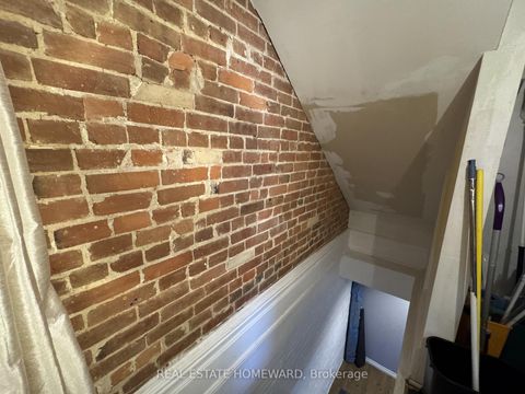Photo 23 at 109 Gloucester Street, Yonge Corridor, Toronto