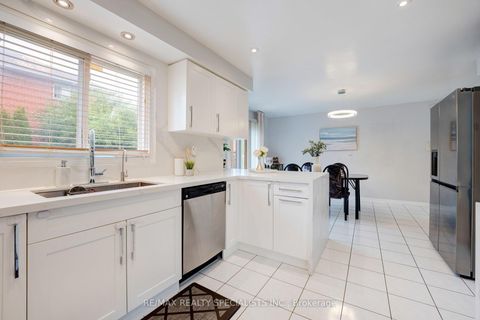 Photo 10 at 36 Devonsleigh Boulevard, Devonsleigh, Richmond Hill