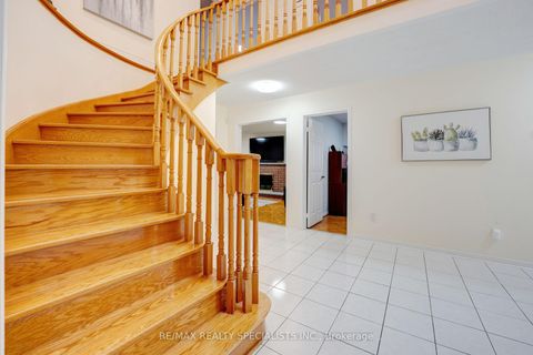 Photo 14 at 36 Devonsleigh Boulevard, Devonsleigh, Richmond Hill