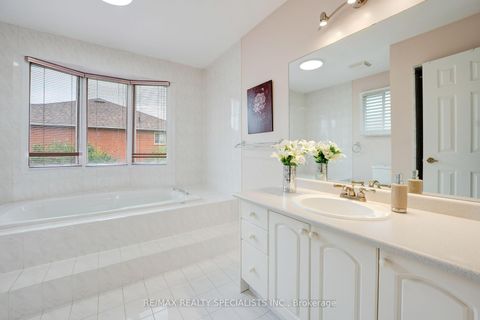 Photo 21 at 36 Devonsleigh Boulevard, Devonsleigh, Richmond Hill