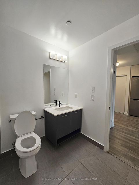 Photo 11 at 334 - 2300 St Clair Avenue W, Junction Area, Toronto