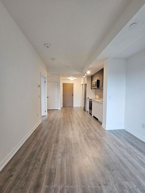 Photo 15 at 334 - 2300 St Clair Avenue W, Junction Area, Toronto
