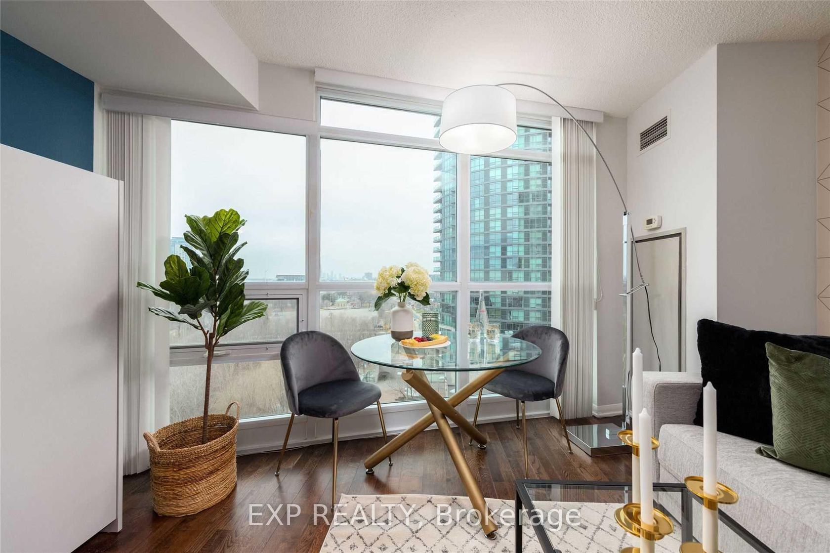 Photo 2 at 1206 - 215 Fort York Boulevard, Niagara, Toronto Photo 2 at 1206 - 215 Fort York Boulevard, Niagara, Toronto