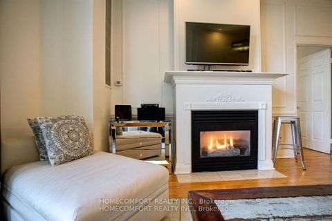 Photo 2 at 701 - 8 Wellesley Street E, Yonge Corridor, Toronto
