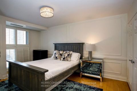 Photo 3 at 701 - 8 Wellesley Street E, Yonge Corridor, Toronto