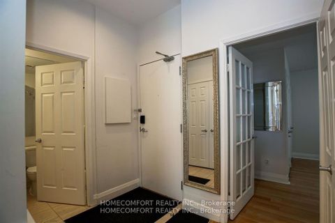 Photo 9 at 701 - 8 Wellesley Street E, Yonge Corridor, Toronto Photo 9 at 701 - 8 Wellesley Street E, Yonge Corridor, Toronto