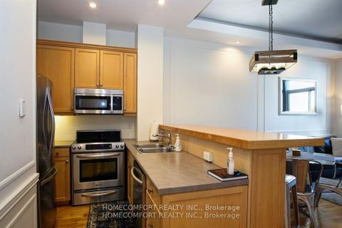 Photo 11 at 701 - 8 Wellesley Street E, Yonge Corridor, Toronto