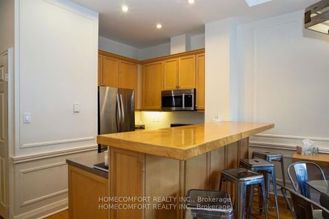 Photo 12 at 701 - 8 Wellesley Street E, Yonge Corridor, Toronto