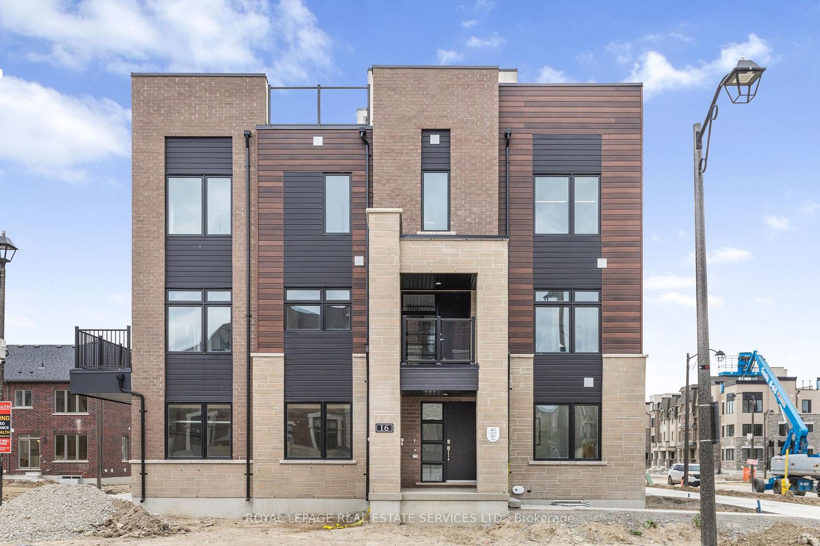 16 Jessica Antonella Street, Angus Glen, Markham photo number 2