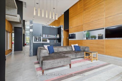 Photo 13 at 1010 - 75 The Donway W, Don Mills, Toronto