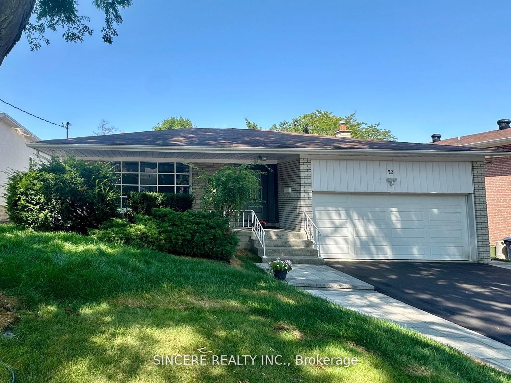 32 Colonnade Road, Steeles, Toronto  by Loree Meneguzzi Real Estate 32 Colonnade Road, Steeles, Toronto