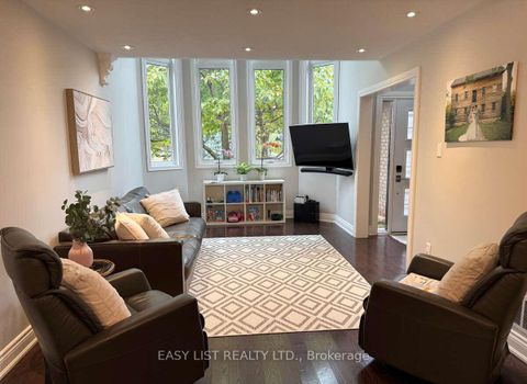 Photo 7 at 1257 McCraney Street E, CP College Park, Oakville