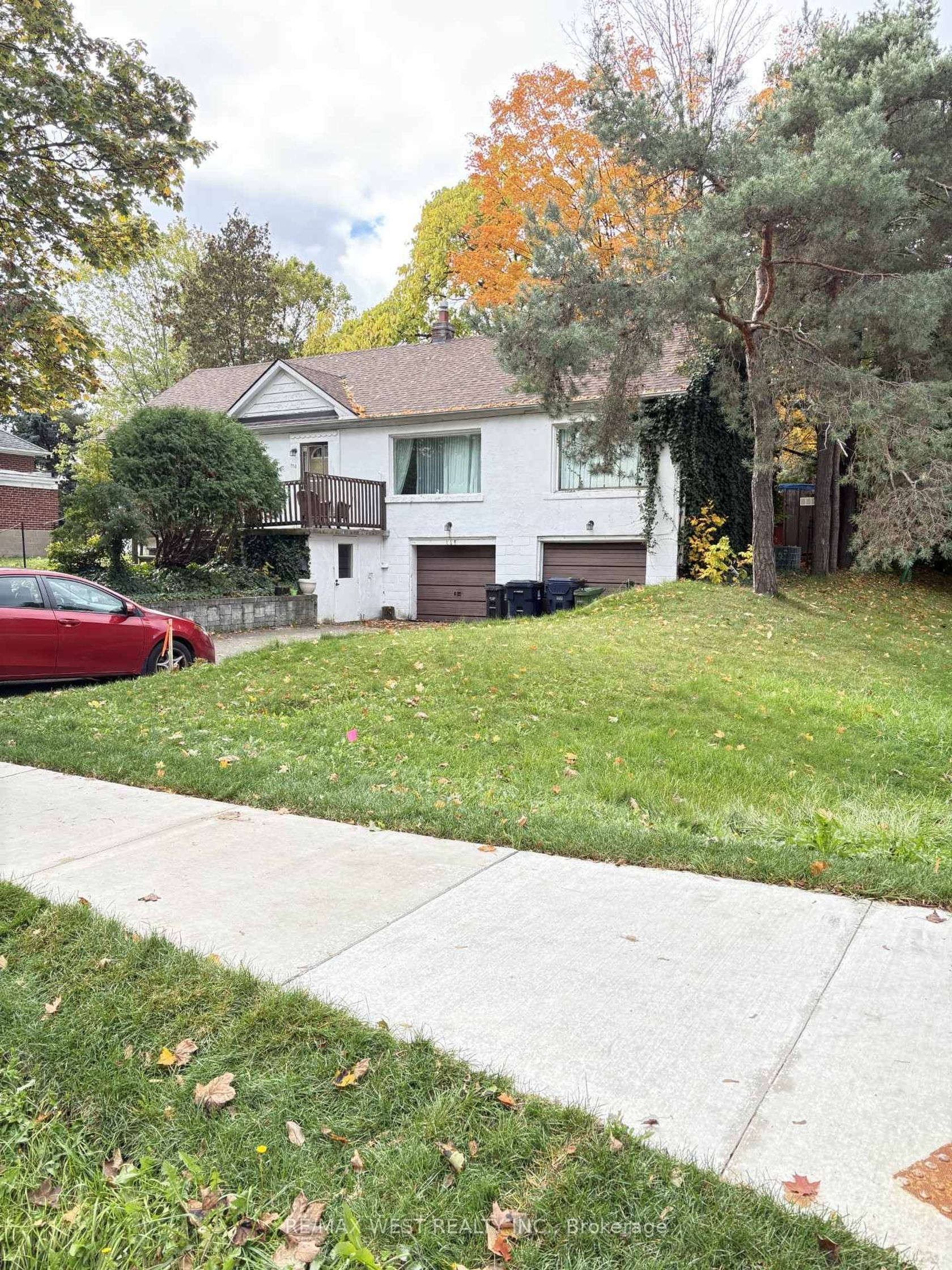 110 Meadowbank Road W, City Centre West, Toronto 