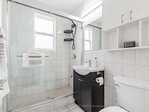 Photo 4 at 8 - 740 Kennedy Road, Ionview, Toronto