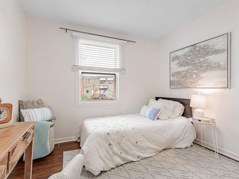 Photo 7 at 8 - 740 Kennedy Road, Ionview, Toronto