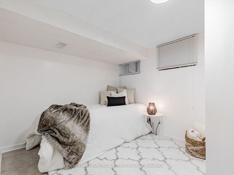 Photo 9 at 8 - 740 Kennedy Road, Ionview, Toronto