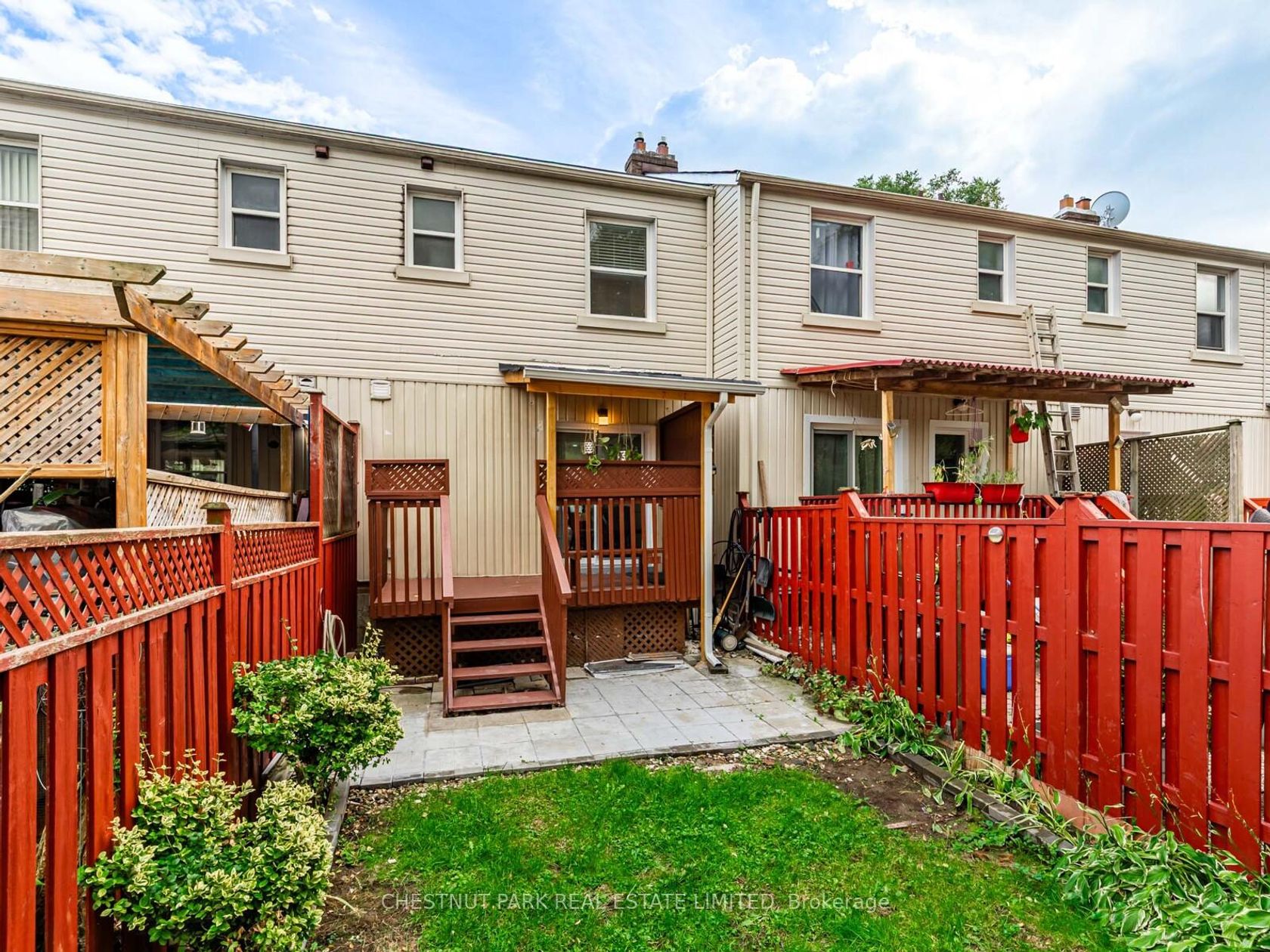 Photo 10 at 8 - 740 Kennedy Road, Ionview, Toronto Photo 10 at 8 - 740 Kennedy Road, Ionview, Toronto