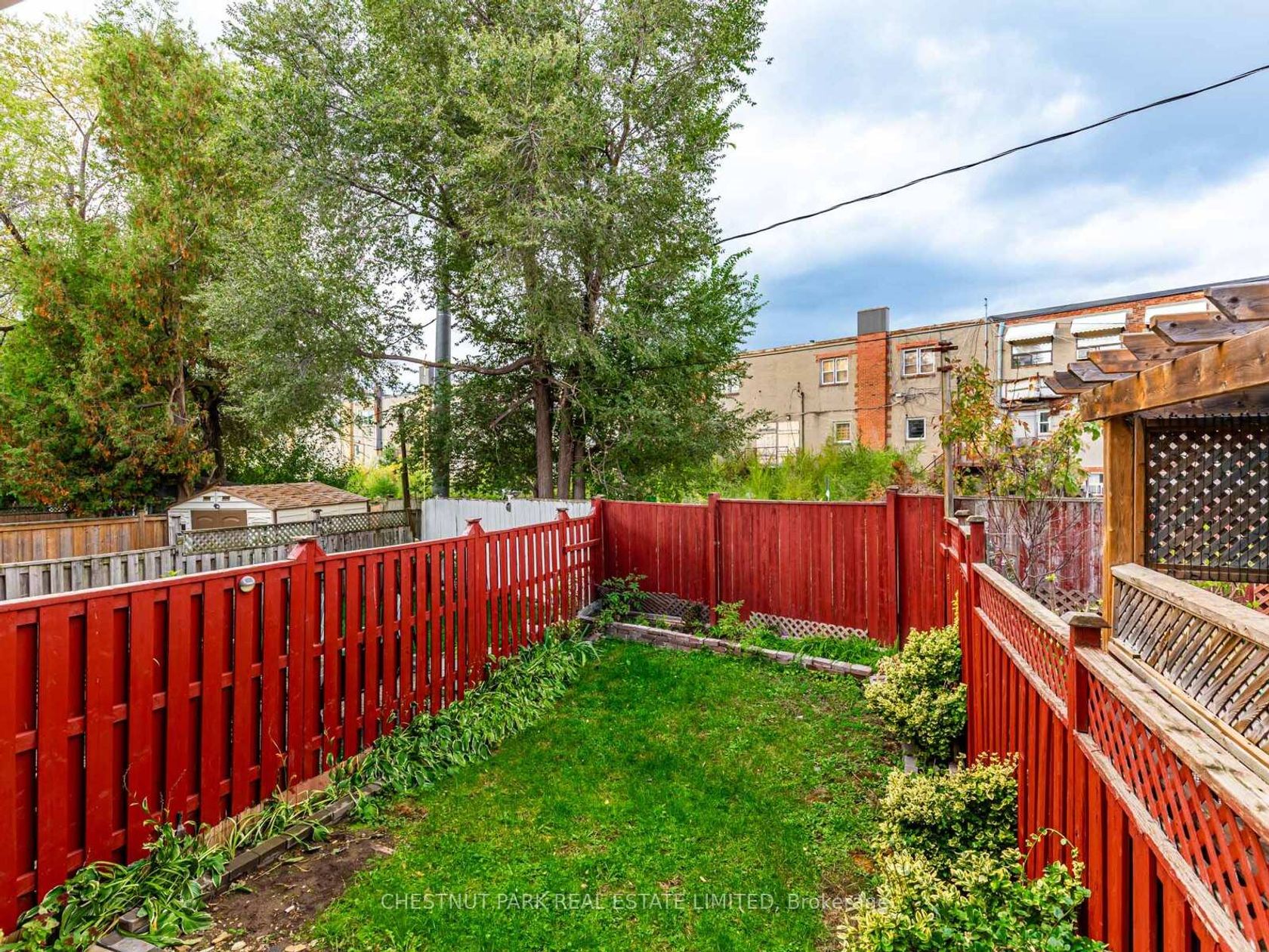 Photo 11 at 8 - 740 Kennedy Road, Ionview, Toronto Photo 11 at 8 - 740 Kennedy Road, Ionview, Toronto