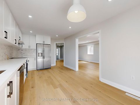 Photo 7 at 32 Bloom Crescent, Ardagh, Barrie