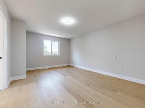 Photo 15 at 32 Bloom Crescent, Ardagh, Barrie