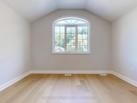 Photo 24 at 32 Bloom Crescent, Ardagh, Barrie